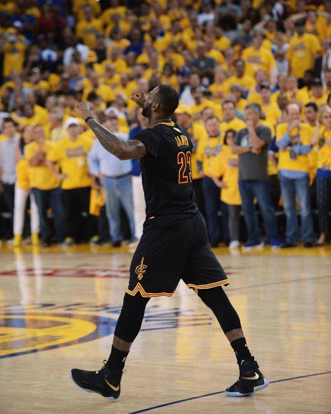 NBA-湖人VS灰熊 东契奇带球突破