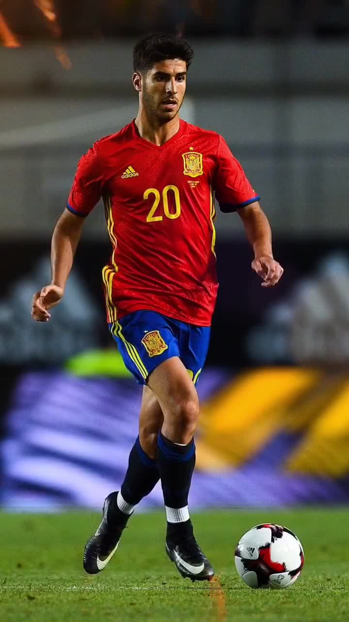 南美世预赛：乌拉圭3-0智利，努涅斯双响