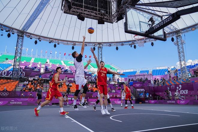 手感回暖！唐斯半场7中2仅拿6分&第三节独拿11分